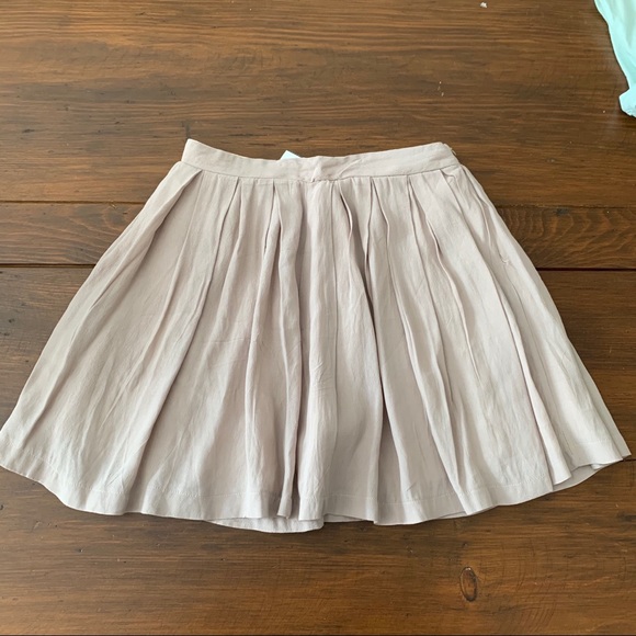 Lulus Dresses & Skirts - Lulu’s beige pleated skirt